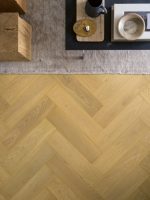 Parquet Chêne Contrecollé Bâton Rompu Brossé Vernis Naturel – Image 2