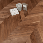 Parquet Noyer Contrecollé Point de Hongrie Vernis Naturel – Image 3