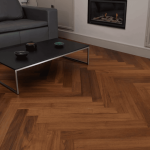 Parquet Noyer Contrecollé Bâton Rompu Vernis Naturel – Image 2
